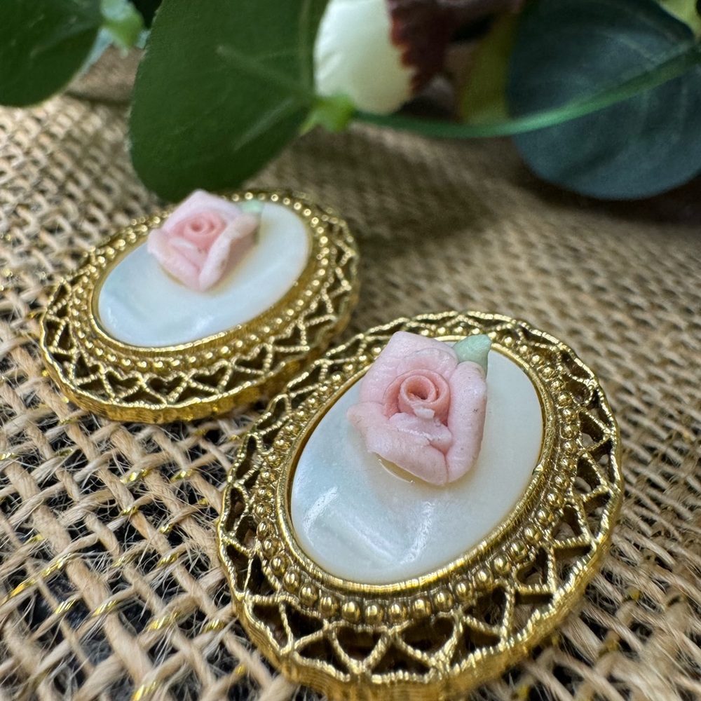 Ladies Vintage Hand Crafted Porcelain Earrings Mounted On Mother Of Pearl